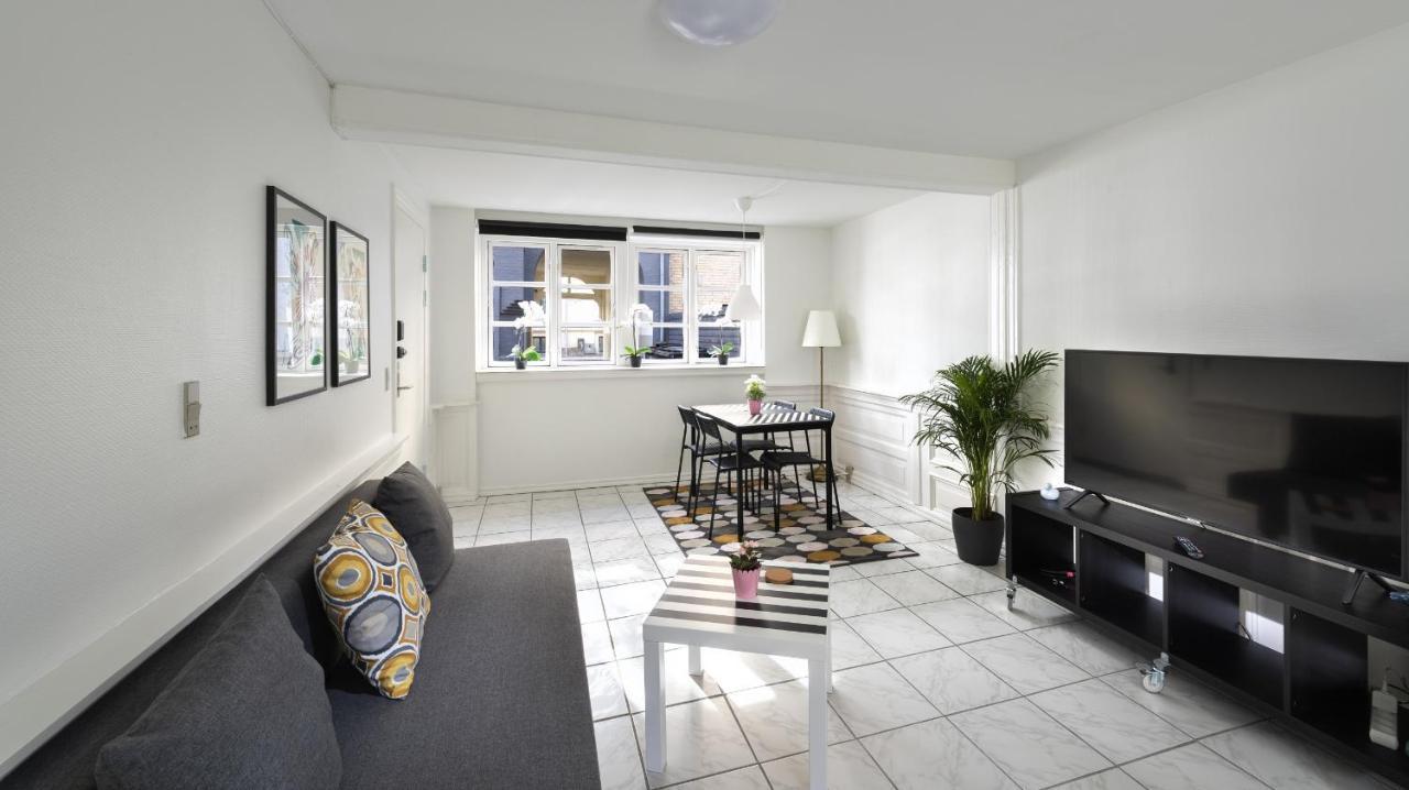 Aday - Apartment Suite 1 Aalborg Center Ngoại thất bức ảnh
